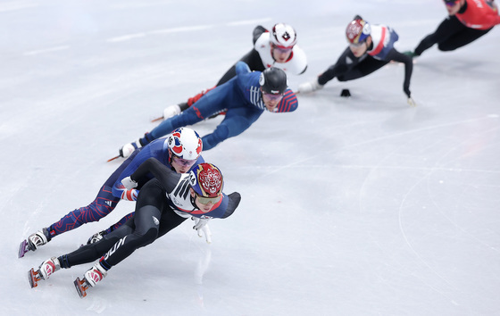 신동민, 선두로