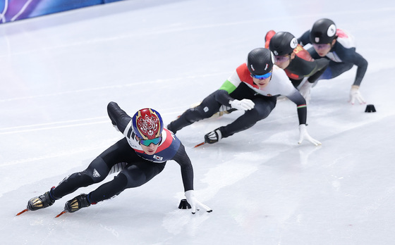 질주하는 황대헌