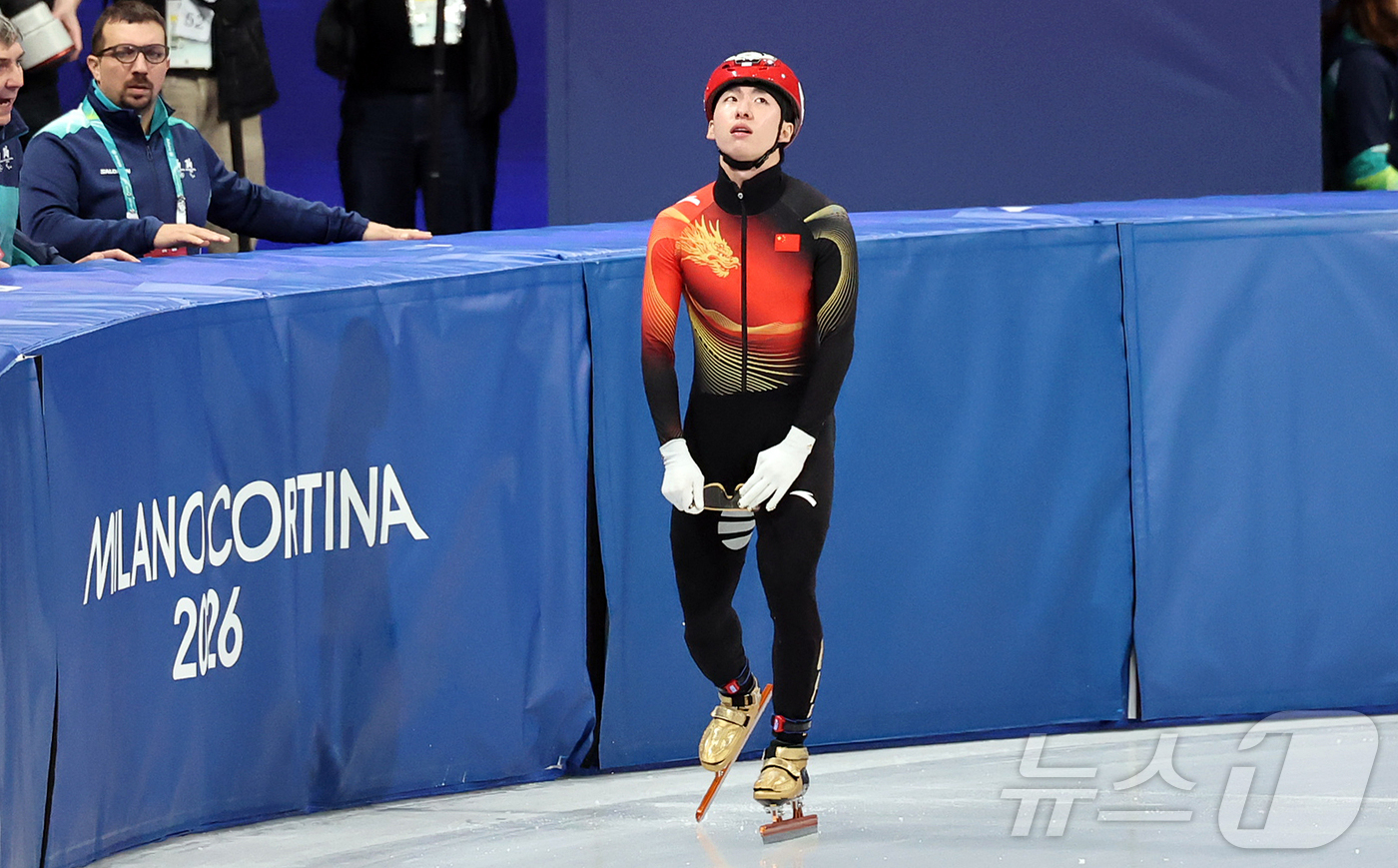 (밀라노=뉴스1) 김진환 기자 = 중국 쇼트트랙 선수 린샤오쥔(한국명 임효준)이 14일(현지시간) 이탈리아 밀라노 아이스스케이팅 아레나에서 열린 2026 밀라노·코르티나담페초 동계 …