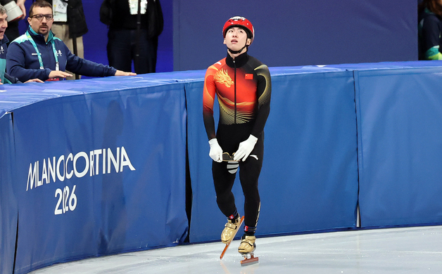 아쉬워하는 린샤오쥔