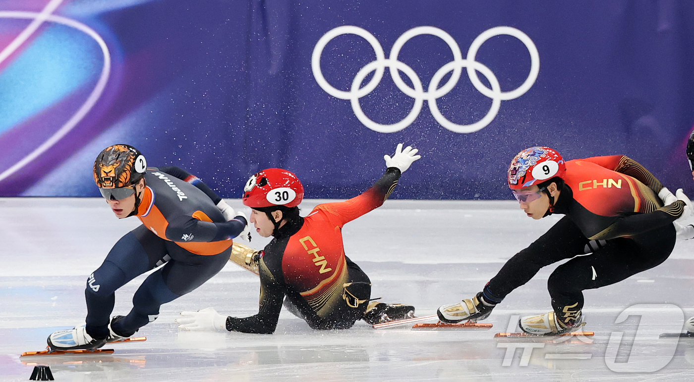 (밀라노=뉴스1) 김진환 기자 = 중국 쇼트트랙 선수 린샤오쥔(한국명 임효준)이 14일(현지시간) 이탈리아 밀라노 아이스스케이팅 아레나에서 열린 2026 밀라노·코르티나담페초 동계 …