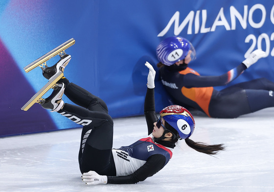 조1위 진출 후 네덜란드 선수와 충돌하는 김길리