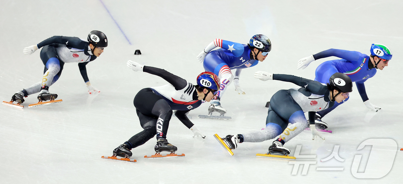 (밀라노=뉴스1) 김진환 기자 = 쇼트트랙 황대헌이 14일(현지시간) 이탈리아 밀라노 아이스 스케이팅 아레나에서 열린 2026 밀라노·코르티나담페초 동계올림픽 쇼트트랙 남자 150 …