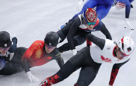 균형 잃지 않는 황대헌