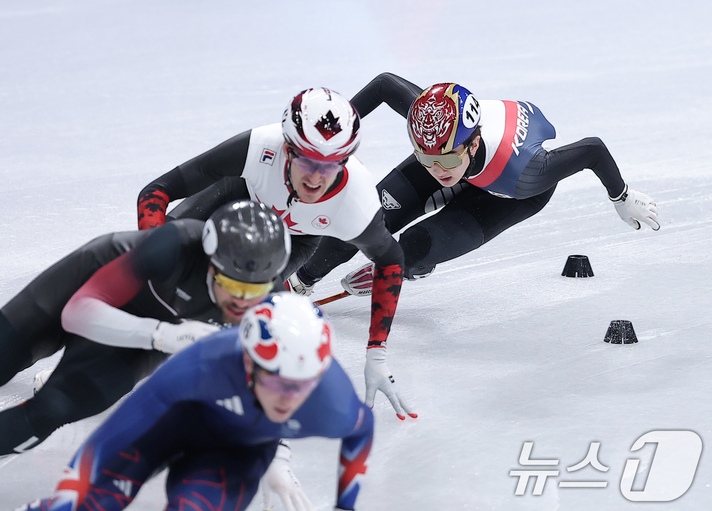 (밀라노=뉴스1) 김성진 기자 = 쇼트트랙 신동민이 14일(현지시간) 이탈리아 밀라노 아이스스케이팅 아레나에서 열린 2026 밀라노·코르티나담페초 동계올림픽 쇼트트랙 남자 1500 …