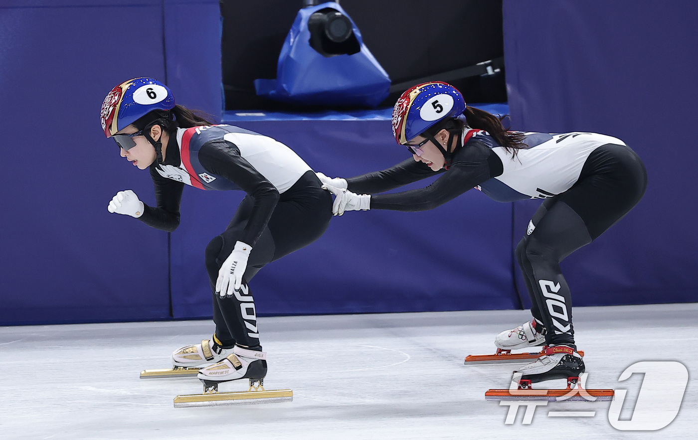 (밀라노=뉴스1) 김성진 기자 = 쇼트트랙 최민정이 14일(현지시간) 이탈리아 밀라노 아이스스케이팅 아레나에서 열린 2026 밀라노·코르티나담페초 동계올림픽 쇼트트랙 여자 3000 …