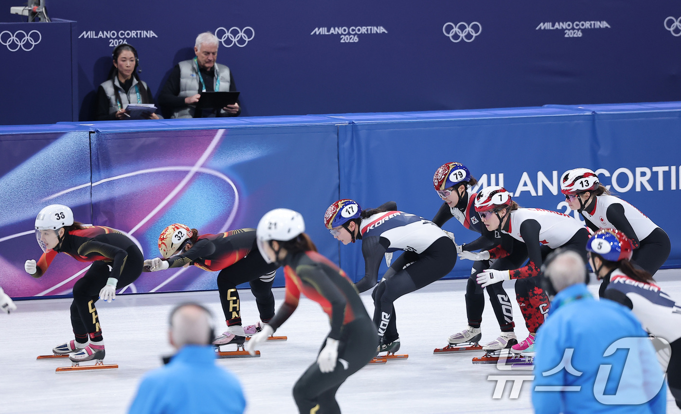 (밀라노=뉴스1) 김성진 기자 = 쇼트트랙 이소연이 14일(현지시간) 이탈리아 밀라노 아이스스케이팅 아레나에서 열린 2026 밀라노·코르티나담페초 동계올림픽 쇼트트랙 여자 3000 …