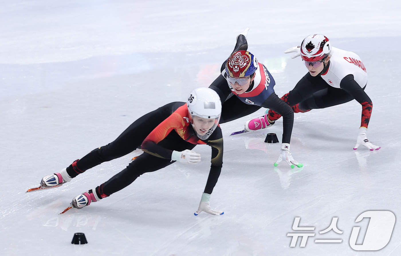 (밀라노=뉴스1) 김성진 기자 = 쇼트트랙 심석희가 14일(현지시간) 이탈리아 밀라노 아이스스케이팅 아레나에서 열린 2026 밀라노·코르티나담페초 동계올림픽 쇼트트랙 여자 3000 …
