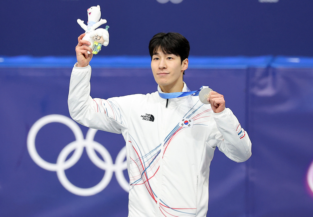 황대헌, 값진 은메달 획득