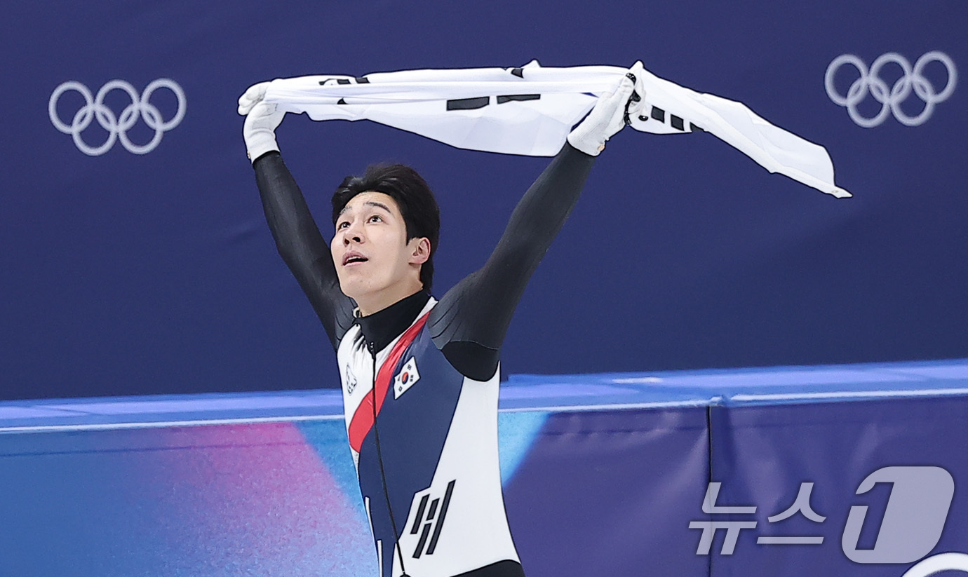 (밀라노=뉴스1) 김성진 기자 = 쇼트트랙 황대헌이 14일(현지시간) 이탈리아 밀라노 아이스스케이팅 아레나에서 열린 2026 밀라노·코르티나담페초 동계올림픽 쇼트트랙 남자 1500 …