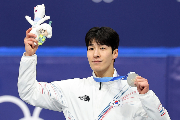 황대헌, 값진 은메달 획득