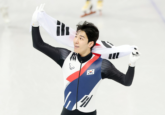 황대헌, 한국 쇼트트랙 최초 개인전 3연속 메달 획득 [올림픽]