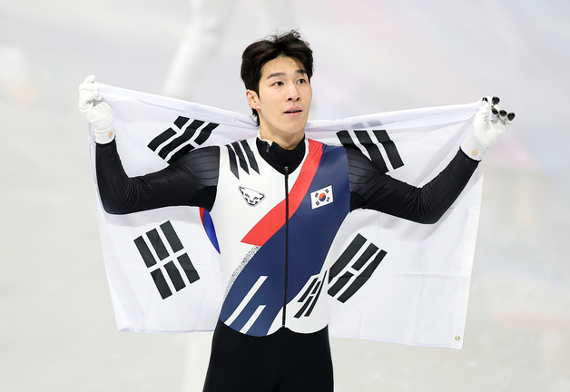 황대헌, 쇼트트랙 대표팀에 첫 메달 선사