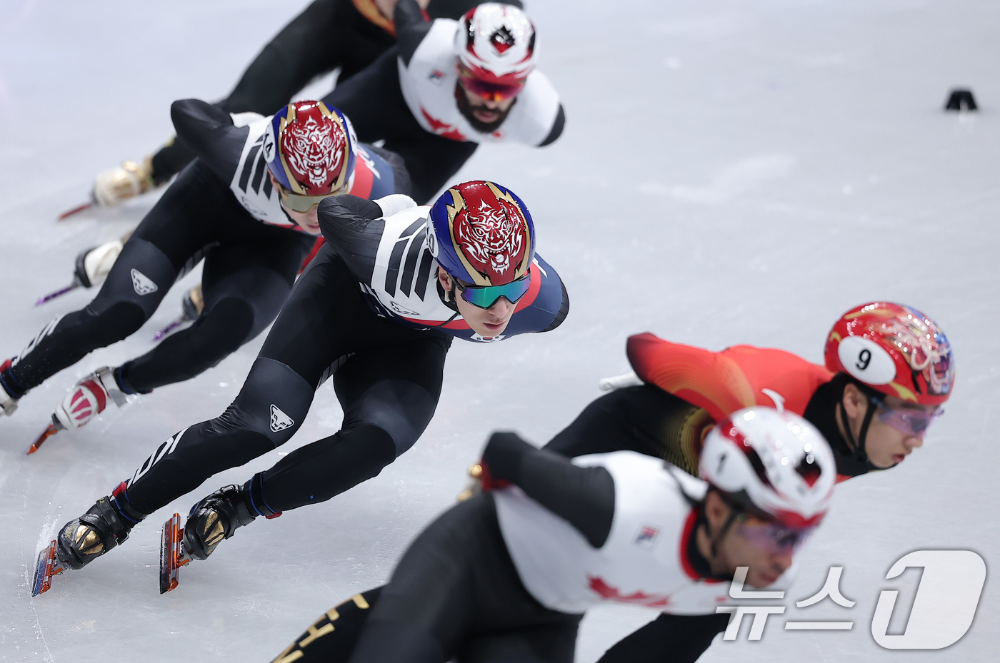 (밀라노=뉴스1) 김성진 기자 = 쇼트트랙 황대헌이 14일(현지시간) 이탈리아 밀라노 아이스스케이팅 아레나에서 열린 2026 밀라노·코르티나담페초 동계올림픽 쇼트트랙 남자 1500 …