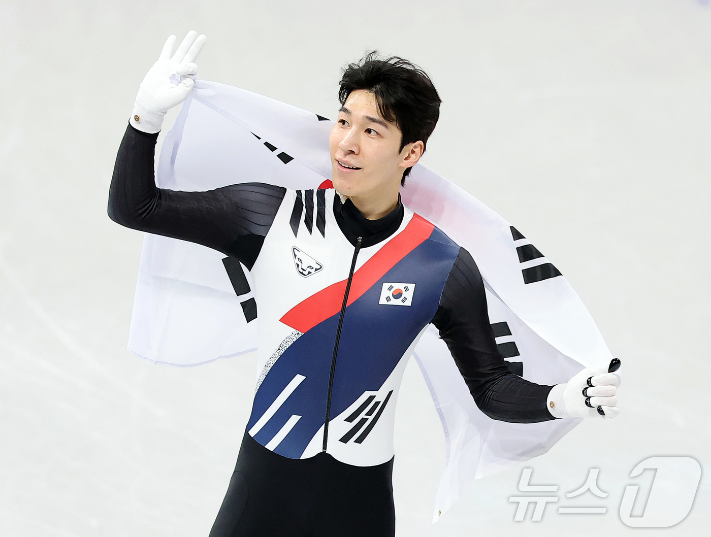 (밀라노=뉴스1) 김진환 기자 = 쇼트트랙 황대헌이 14일(현지시간) 이탈리아 밀라노 아이스스케이팅 아레나에서 열린 2026 밀라노·코르티나담페초 동계올림픽 쇼트트랙 남자 1500 …