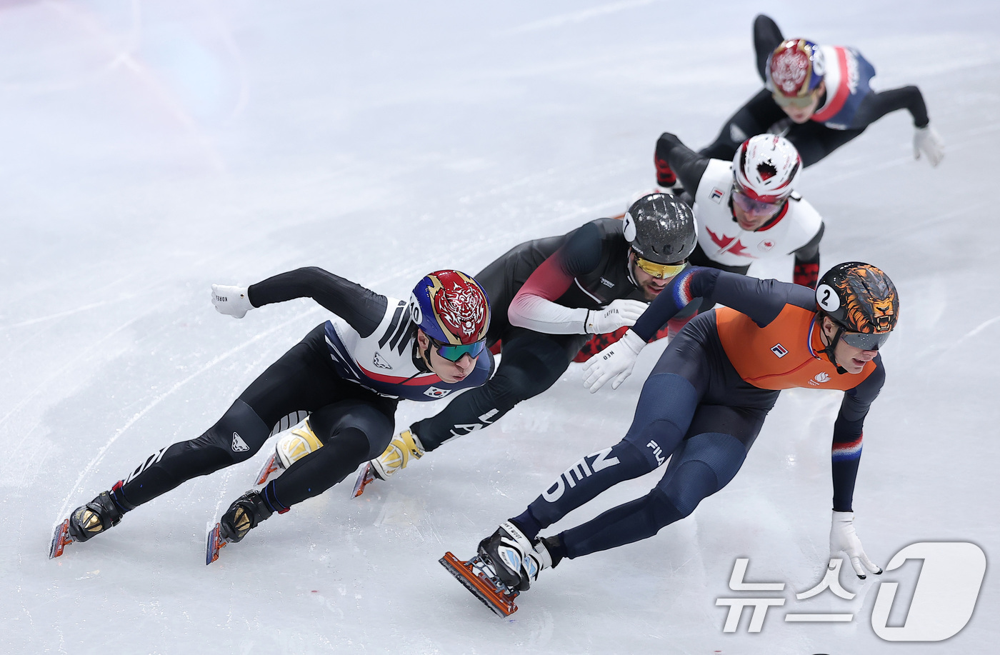 (밀라노=뉴스1) 김성진 기자 = 쇼트트랙 황대헌이 14일(현지시간) 이탈리아 밀라노 아이스스케이팅 아레나에서 열린 2026 밀라노·코르티나담페초 동계올림픽 쇼트트랙 남자 1500 …