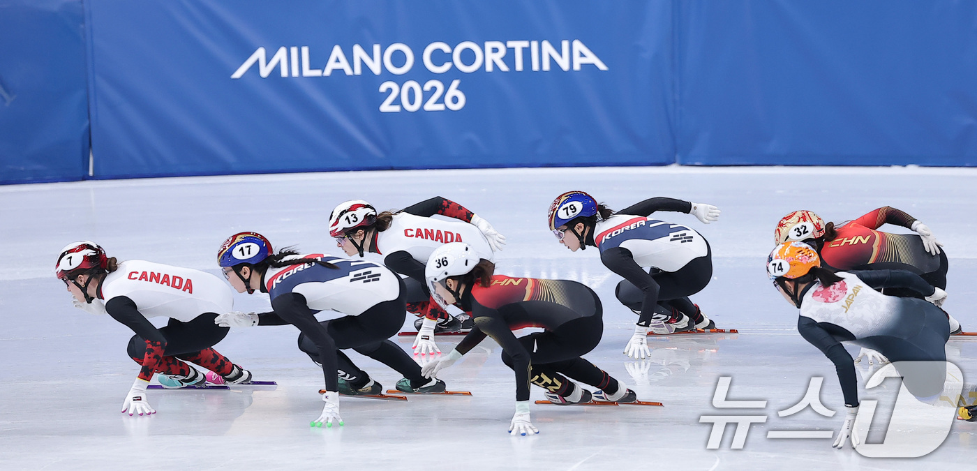 (밀라노=뉴스1) 김성진 기자 = 쇼트트랙 이소연이 14일(현지시간) 이탈리아 밀라노 아이스스케이팅 아레나에서 열린 2026 밀라노·코르티나담페초 동계올림픽 쇼트트랙 여자 3000 …