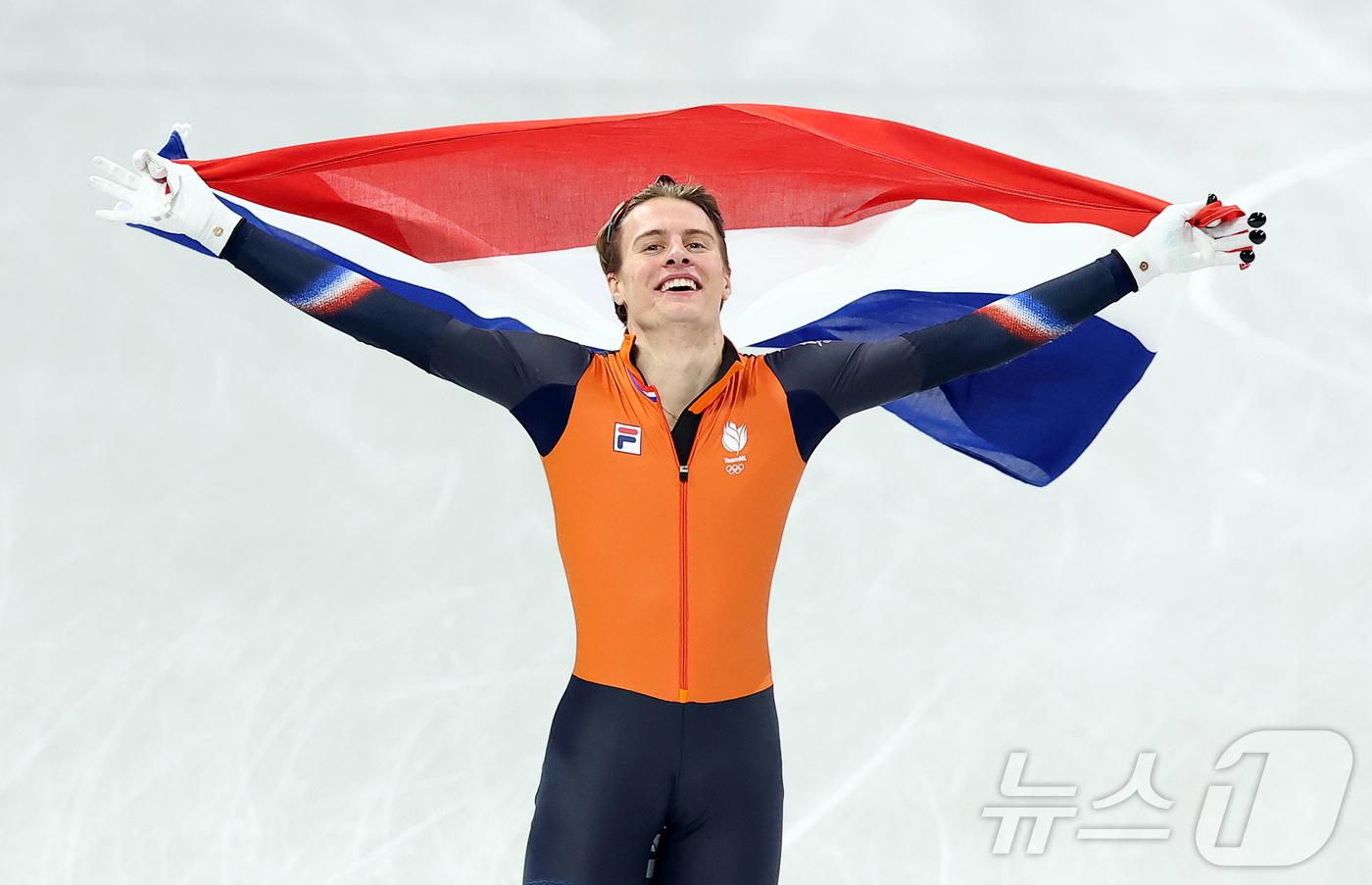 (밀라노=뉴스1) 김진환 기자 = 네덜란드의 옌스 판트바우트가 14일(현지시간) 이탈리아 밀라노 아이스스케이팅 아레나에서 열린 2026 밀라노·코르티나담페초 동계올림픽 쇼트트랙 남 …