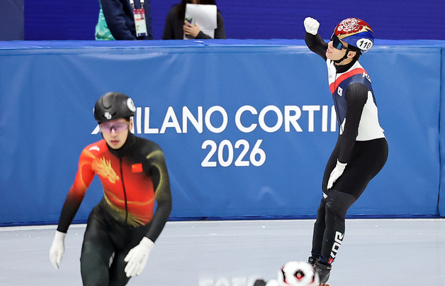 황대헌, 쇼트트랙 남자 1500m 은메달 획득…올림픽 3개 대회 연속 입상 '위업'