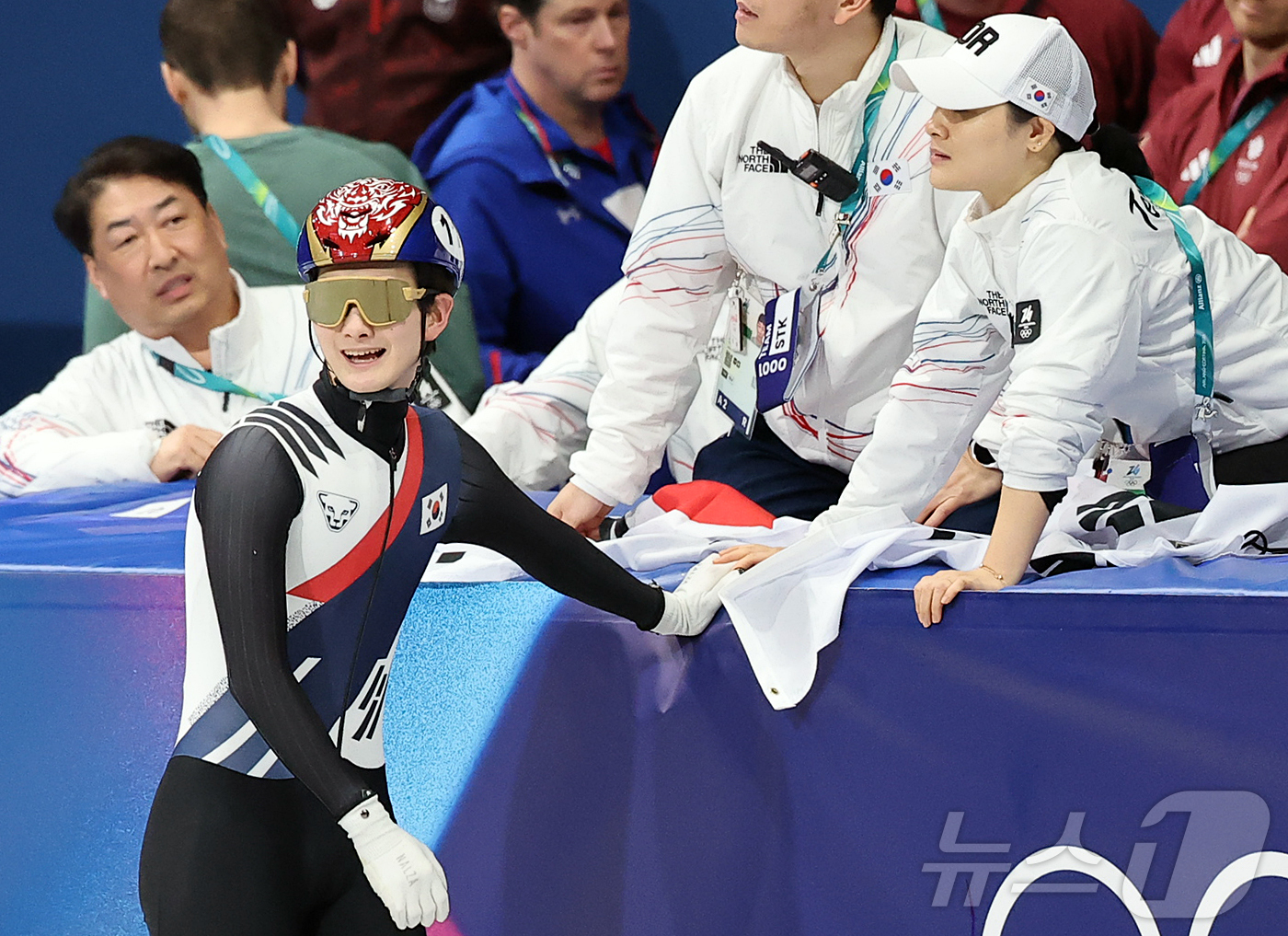 (밀라노=뉴스1) 김진환 기자 = 쇼트트랙 신동민이 14일(현지시간) 이탈리아 밀라노 아이스스케이팅 아레나에서 열린 2026 밀라노·코르티나담페초 동계올림픽 쇼트트랙 남자 1500 …