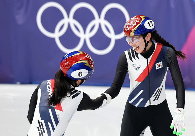 심석희, 김길리 보며 함박 미소