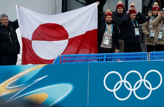 아이스하키 미국-덴마크 경기 관중석에 '그린란드 국기' 눈길