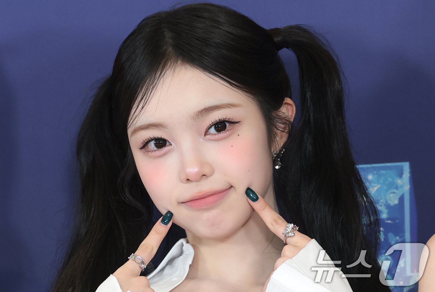 (서울=뉴스1) 권현진 기자 = 하츠투하츠(Hearts2Hearts) 이안이 15일 오후 서울 송파구의올림픽공원 KSPO돔에서 열린 '33주년 한터뮤직어워즈 2025’ 레드카펫 행 …