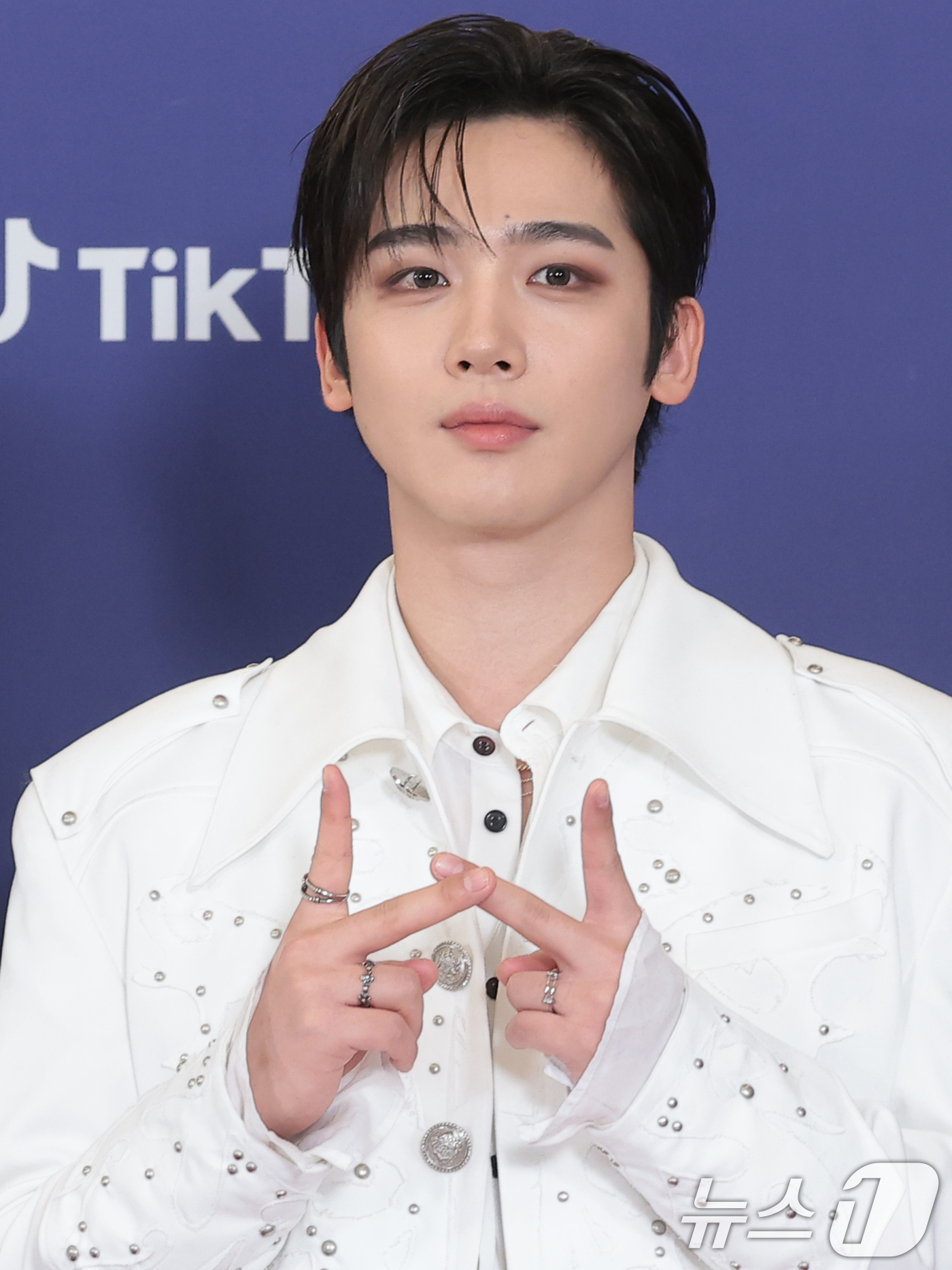 (서울=뉴스1) 권현진 기자 = 위아이 김요한이 15일 오후 서울 송파구의올림픽공원 KSPO돔에서 열린 '33주년 한터뮤직어워즈 2025’ 레드카펫 행사에 참석해 포즈를 취하고 있 …