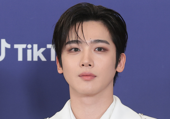 위아이 김요한, 순백의 왕자님