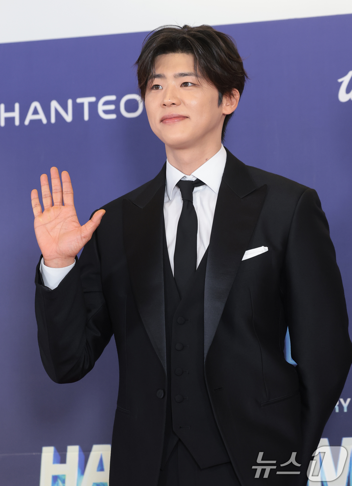 (서울=뉴스1) 권현진 기자 = 가수 박지현이 15일 오후 서울 송파구의올림픽공원 KSPO돔에서 열린 '33주년 한터뮤직어워즈 2025’ 레드카펫 행사에 참석해 포즈를 취하고 있다 …