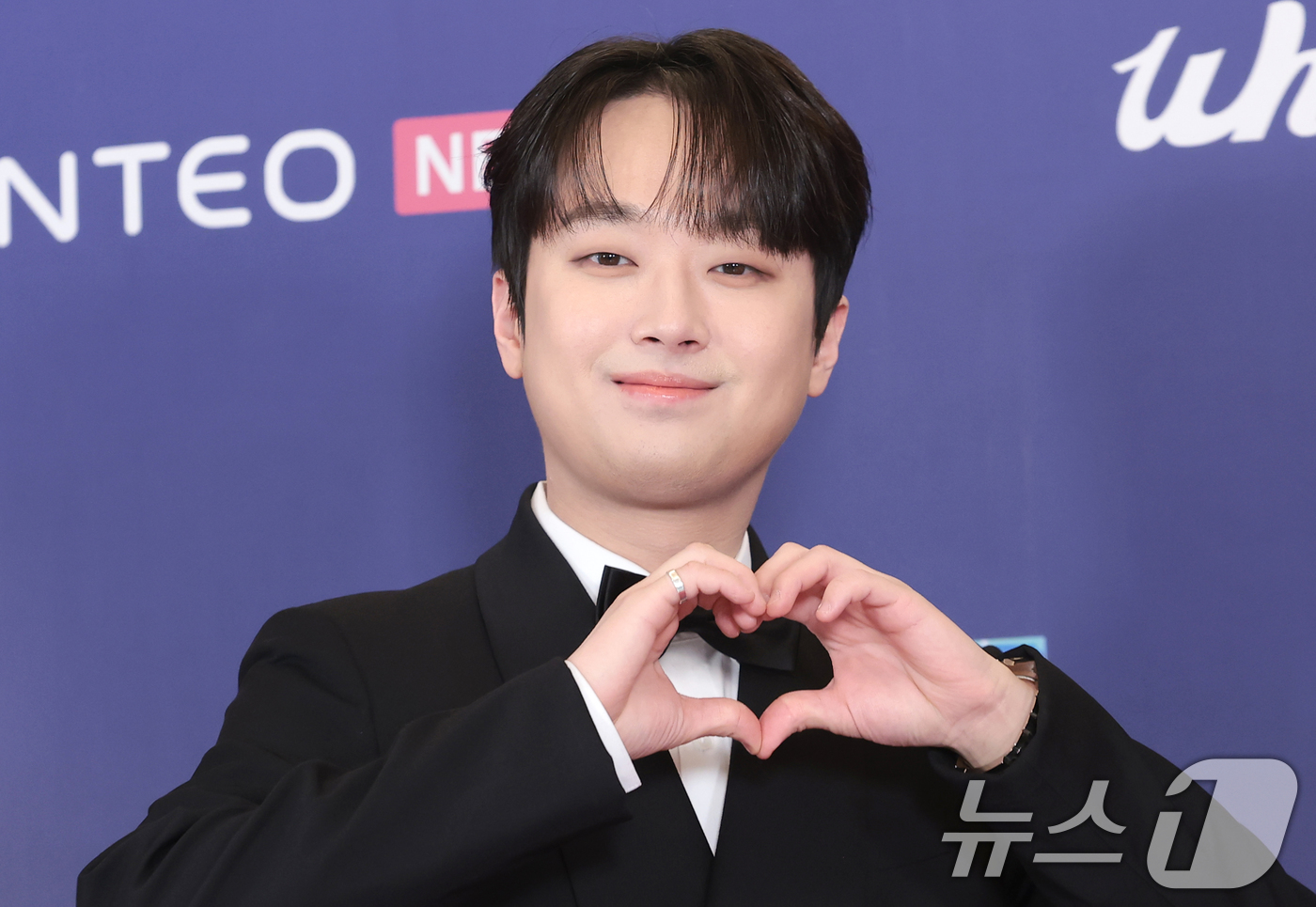 (서울=뉴스1) 권현진 기자 = 가수 이찬원이 15일 오후 서울 송파구의올림픽공원 KSPO돔에서 열린 '33주년 한터뮤직어워즈 2025’ 레드카펫 행사에 참석해 포즈를 취하고 있다 …