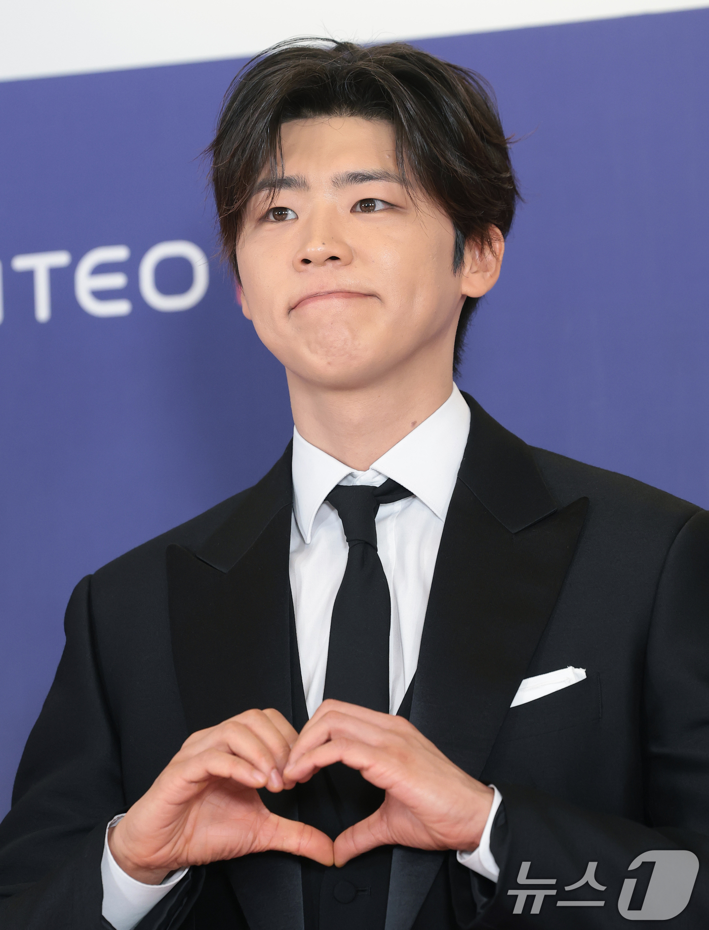 (서울=뉴스1) 권현진 기자 = 가수 박지현이 15일 오후 서울 송파구의올림픽공원 KSPO돔에서 열린 '33주년 한터뮤직어워즈 2025’ 레드카펫 행사에 참석해 포즈를 취하고 있다 …