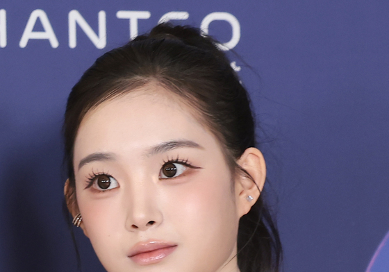 트리플에스 지연, 맑은 눈의 인형