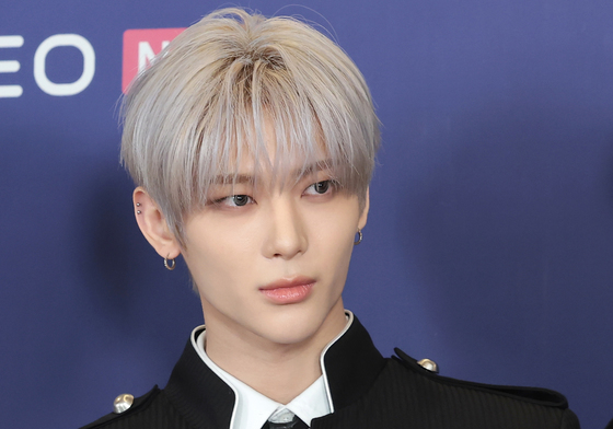 나우즈 시윤, 짙은 잘생김