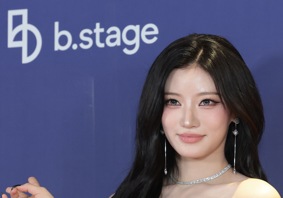 빌리 시윤, 오묘한 매력