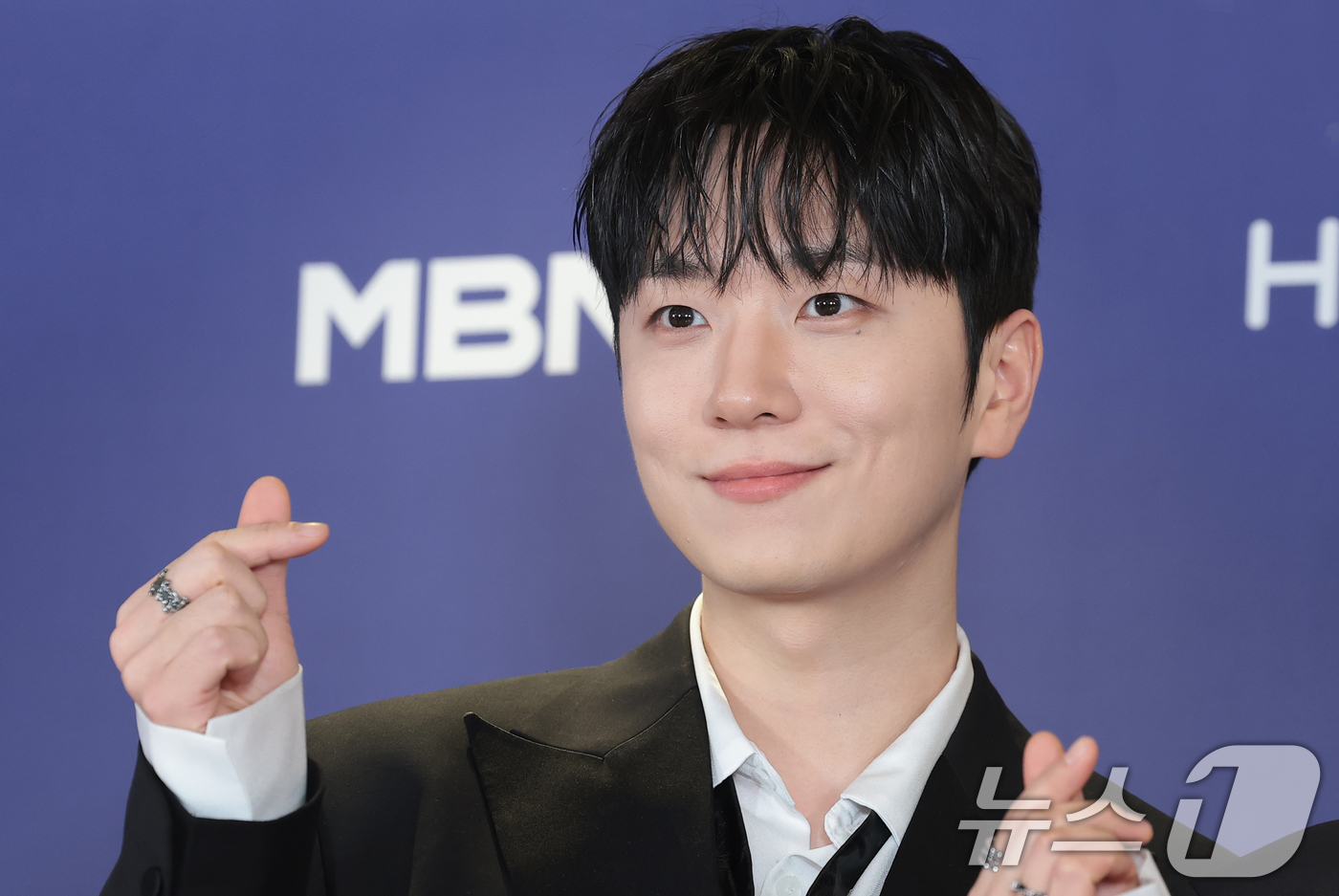 (서울=뉴스1) 권현진 기자 = 포레스텔라 고우림이 15일 오후 서울 송파구의올림픽공원 KSPO돔에서 열린 '33주년 한터뮤직어워즈 2025’ 레드카펫 행사에 참석해 포즈를 취하고 …