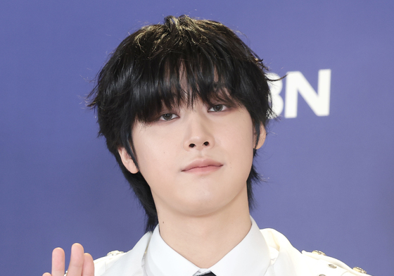 한터뮤직어워즈 참석한 위아이 유용하