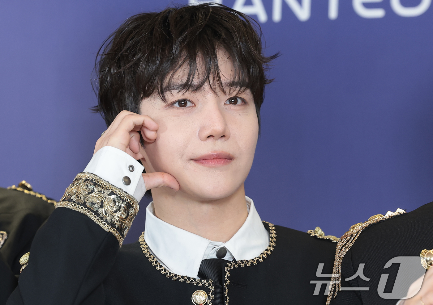 (서울=뉴스1) 권현진 기자 = 펜타곤 진호가 15일 오후 서울 송파구의올림픽공원 KSPO돔에서 열린 '33주년 한터뮤직어워즈 2025’ 레드카펫 행사에 참석해 포즈를 취하고 있다 …