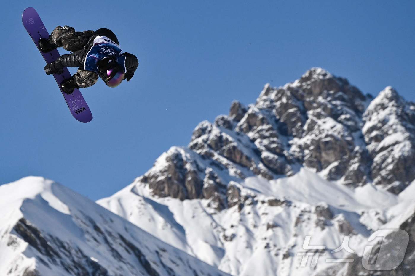 본문 이미지 - 슬로프 스타일 경기를 치르고 있는 유승은 ⓒ AFP=뉴스1