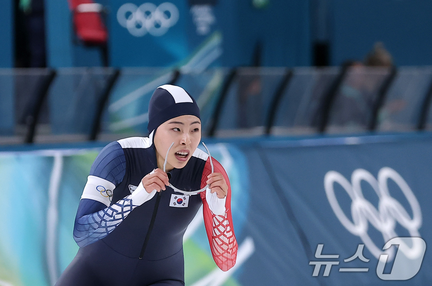 (밀라노=뉴스1) 김성진 기자 = 스피드스케이팅 이나현이 15일(현지시간) 이탈리아 밀라노 스피드스케이팅 스타디움 열린 2026 밀라노·코르티나담페초 동계올림픽 스피드스케이팅 여자 …