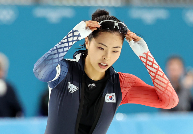 '메달권 진입 실패' 이나현, 아쉬운 표정