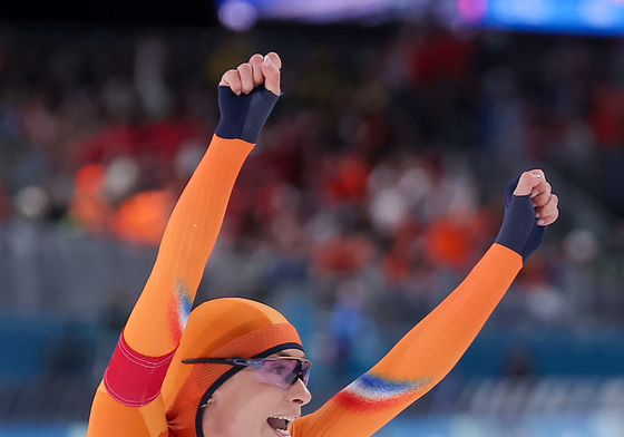 환호하는 펨케 콕