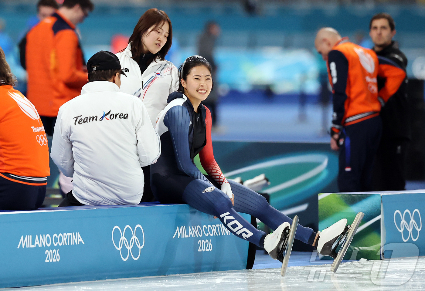 (밀라노=뉴스1) 김진환 기자 = 스피드스케이팅 이나현이 15일(현지시간) 이탈리아 밀라노 스피드스케이팅 스타디움 열린 2026 밀라노·코르티나담페초 동계올림픽 스피드스케이팅 여자 …