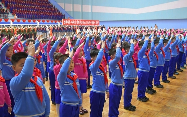 '김정일 생일' 조용히 경축하는 北…'광명성절' 사용 빈도도 감소