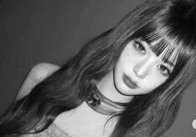 장원영, 튜브톱 입고 치명 매력…잘록 허리에 인형 비주얼 [N샷]