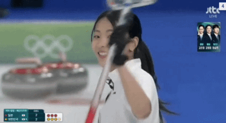 경기는 이겼는데…컬링 한일전 등장한 일장기 논란 "일본 방송국이냐"[영상]