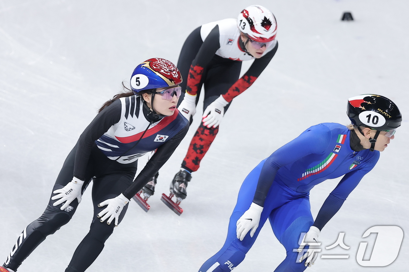 (밀라노=뉴스1) 김성진 기자 = 쇼트트랙 최민정이 16일(현지시간) 이탈리아 밀라노 아이스스케이팅 아레나에서 열린 2026 밀라노·코르티나담페초 동계올림픽 쇼트트랙 여자 1000 …