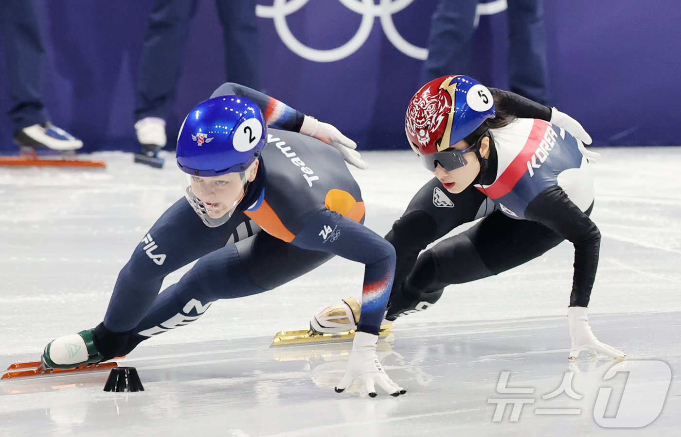 (밀라노=뉴스1) 김진환 기자 = 쇼트트랙 김길리가 16일(현지시간) 이탈리아 밀라노 아이스스케이팅 아레나에서 열린 2026 밀라노·코르티나담페초 동계올림픽 쇼트트랙 여자 1000 …