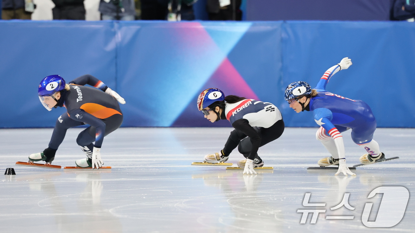 (밀라노=뉴스1) 김진환 기자 = 쇼트트랙 김길리가 16일(현지시간) 이탈리아 밀라노 아이스스케이팅 아레나에서 열린 2026 밀라노·코르티나담페초 동계올림픽 쇼트트랙 여자 1000 …
