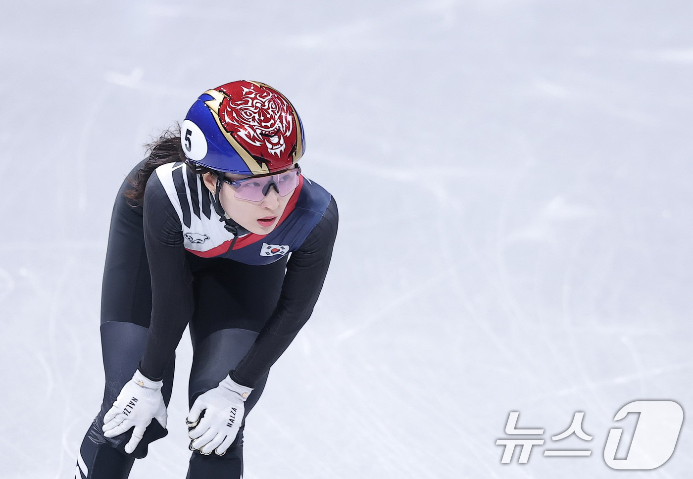 (밀라노=뉴스1) 김성진 기자 = 쇼트트랙 최민정이 16일(현지시간) 이탈리아 밀라노 아이스스케이팅 아레나에서 열린 2026 밀라노·코르티나담페초 동계올림픽 쇼트트랙 여자 1000 …